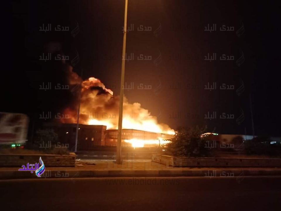حريق مصنع مراتب بالعبور