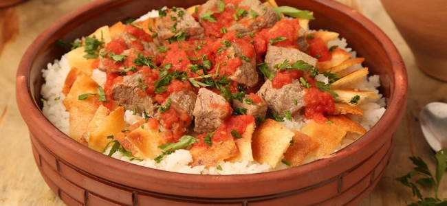 فتة بالخل والثوم