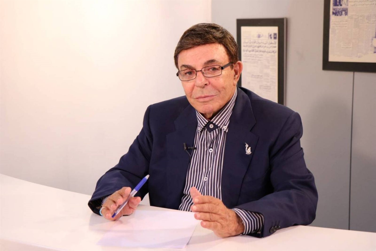 سمير صبري وبائعة المناديل