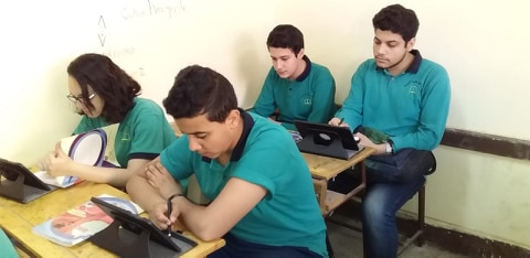 امتحانات الصف الثاني الثانوي