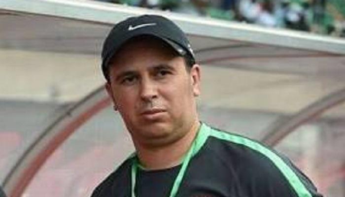 التونسي نبيل الطرابلسي المدرب المساعد بجهاز منتخب نيجيريا
