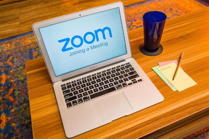 عطل فنى فى تطبيق Zoom..بدون صوت وفيديو