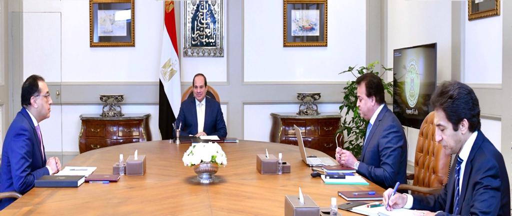 الرئيس السيسى يوجه بزيادة أعداد الخريجين من الأطباء البشريين
