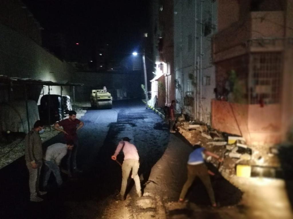 أعمال الرصف بمنطقه أبو شاهين