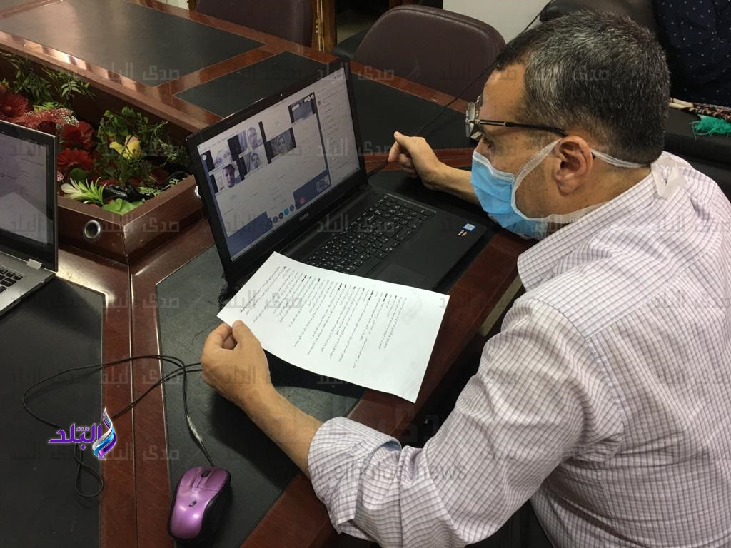 اثناء اللقاء