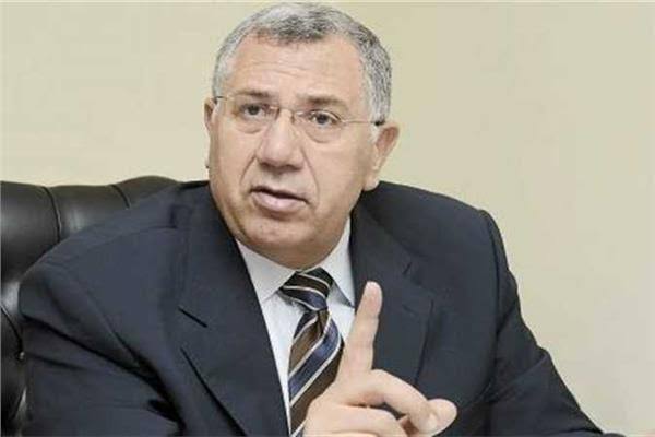 السيد القصير وزير الزراعة السيد القصير وزير الزراعة