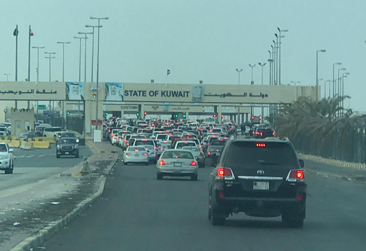 الكويت تستقبل مصري علق لأكثر من شهرين على حدود السعودية