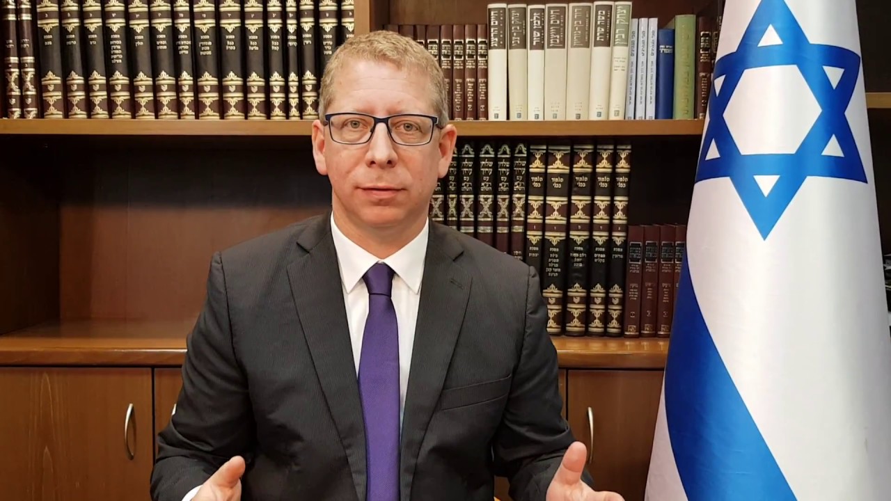 اوفير جندلمان المتحدث باسم رئيس الوزراء الإسرائيلي