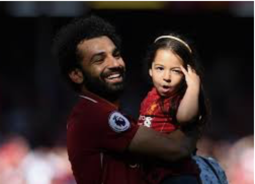 محمد صلاح و ابنتة مكة