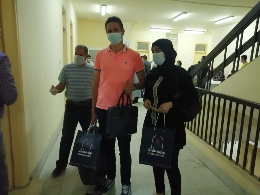 العائدين من الخارج