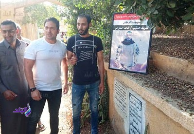 لفنان محمد حمدى يزور قبر خالد مغربي دبابة بطوخ