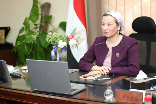 وزيرة البيئة
