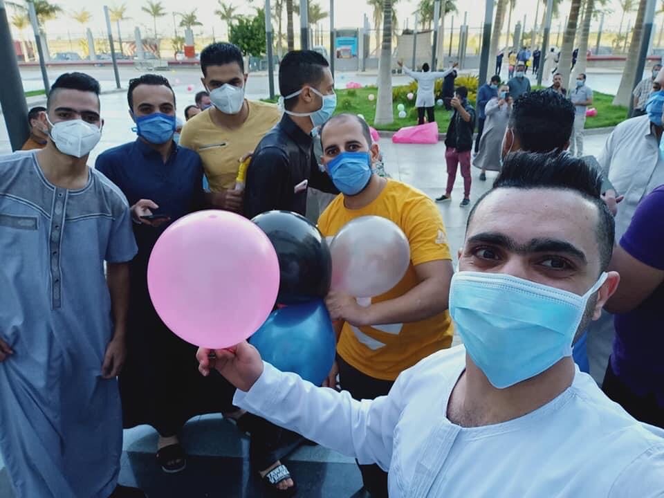 الاحتفال بالعيد في مستشفى العزل 