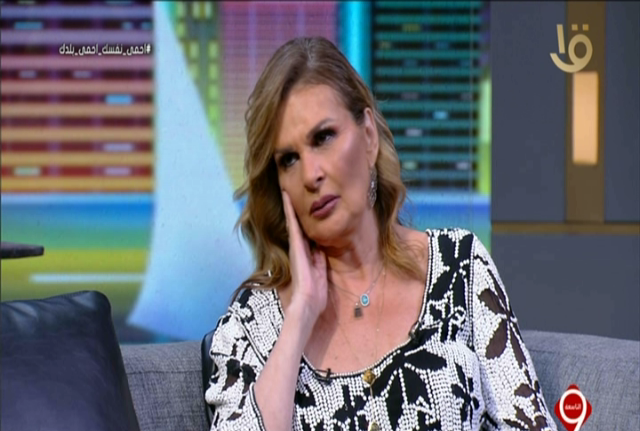 الفنانة يسرا