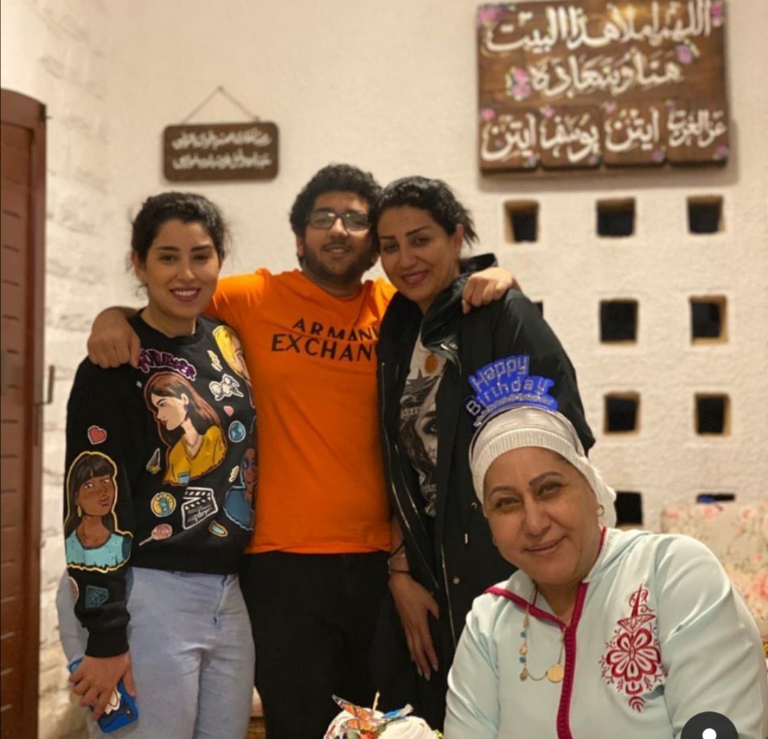 وفاء عامر واسرتها
