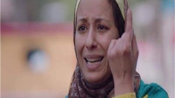 الفنانة دنيا ماهر