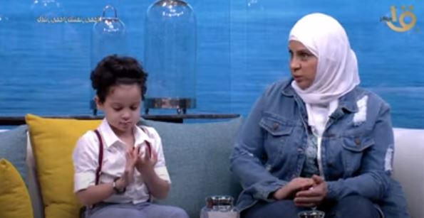 الطفل إياد ووالدته