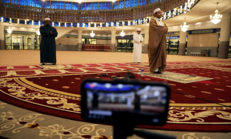 التباعد الاجتماعي أقوى الأسلحة ضد كورونا