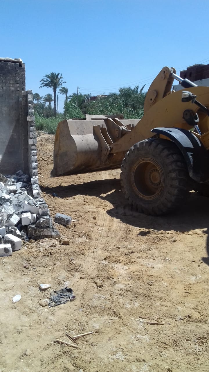 إزالة التعديات علي الأراضى الزراعية
