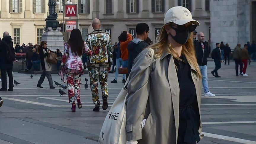 300 إصابة جديدة و92 وفاة بفيروس كورونا في إيطاليا