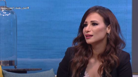 الفنانة الصاعدة غادة طلعت