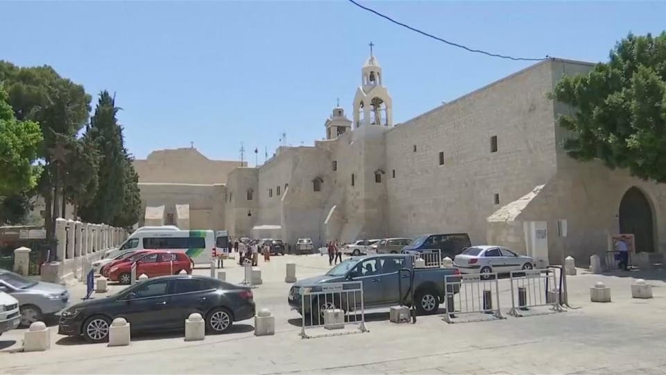 كنيسة المهد تفتح أبوابها أمام المصلين والزائرين