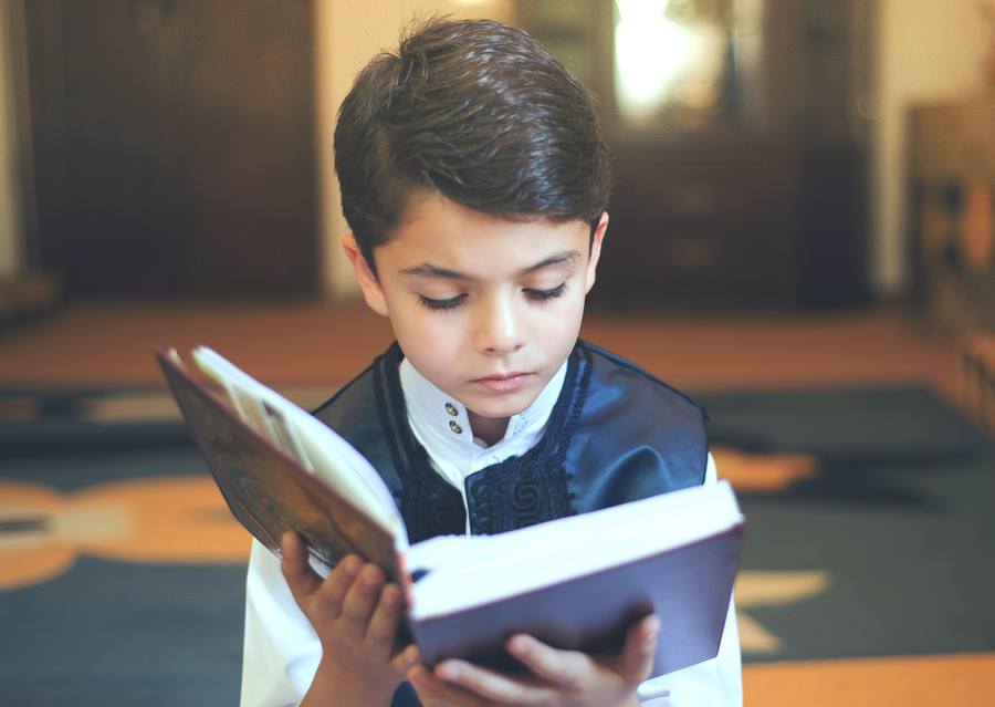 كيف أحبب أولادي في الصلاة وحفظ القرآن .. أمين الفتوى يقدم ..
