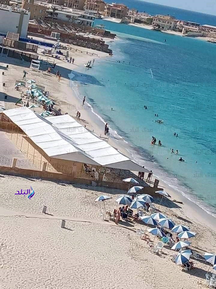 مصطافين في شاطي فندق خاص بسيناء