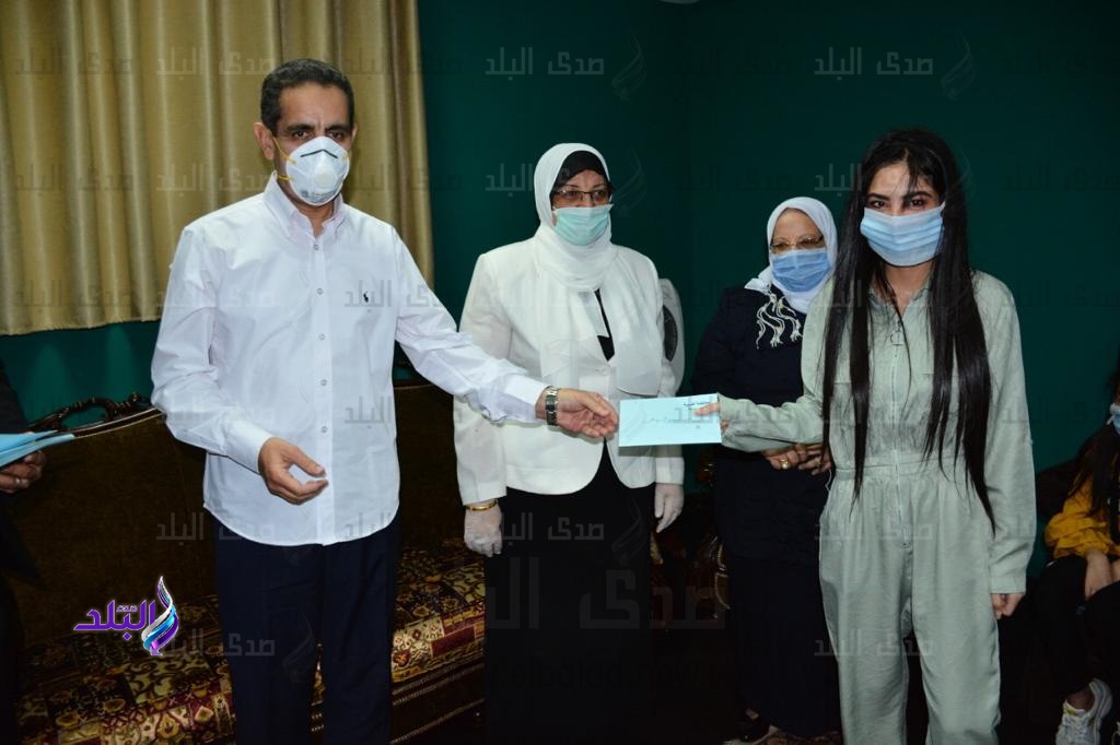 توزيع ملابس العيد 