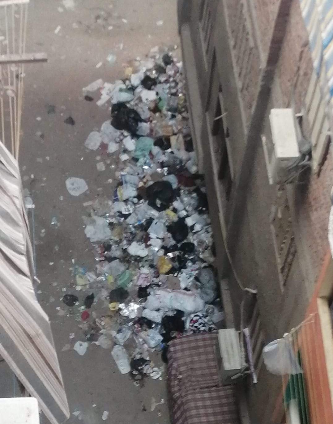 اكوام قمامة