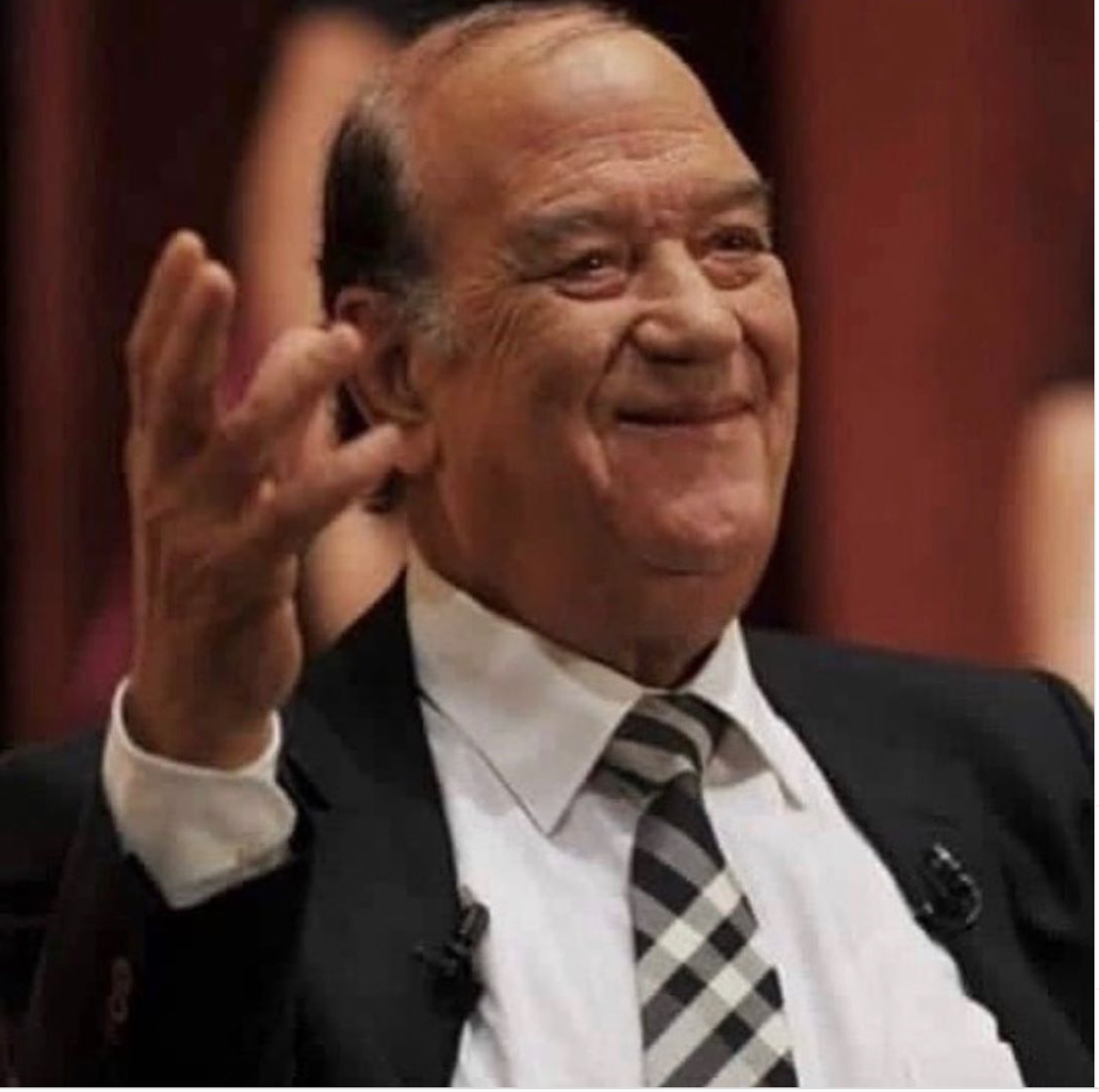 الراحل حسن حسني