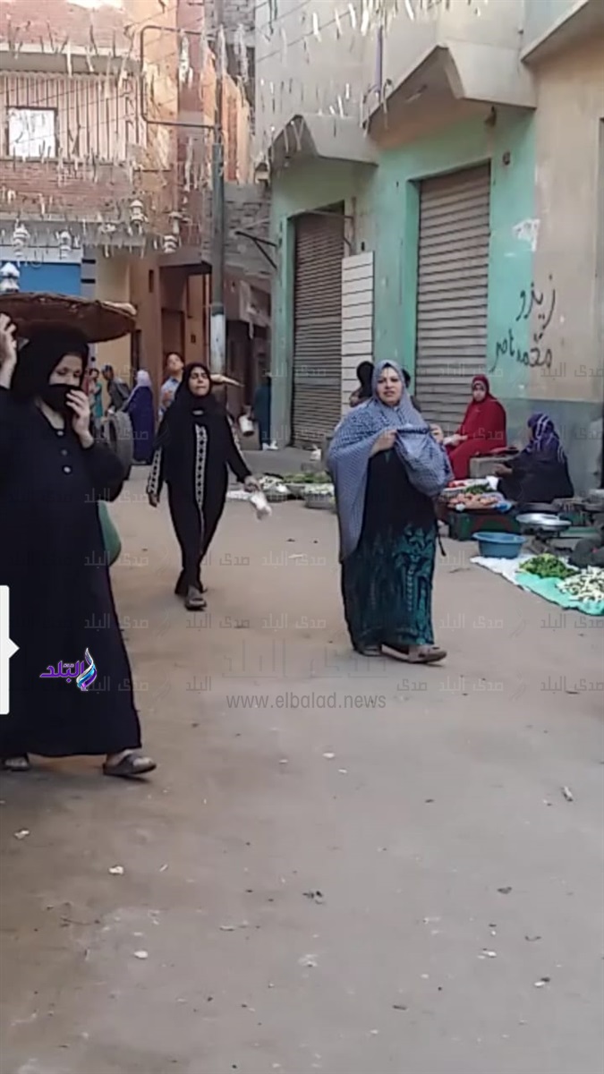 سيدات القليوبية بدون كمامات فى الأسواق