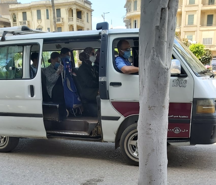 الكمامات داخل السيارات