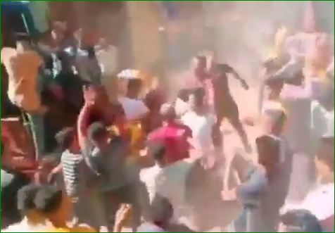 أهالى طوخ في القليوبية يخاطرون بحياتهم من أجل "عزال عروسة"