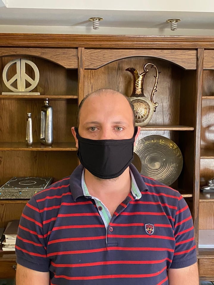 ارتداء الكمامة 