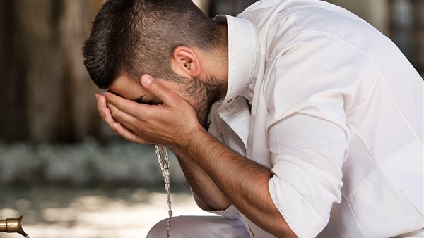 دعاء الوضوء لـ صلاة الفجر يسقيك من حوض النبي