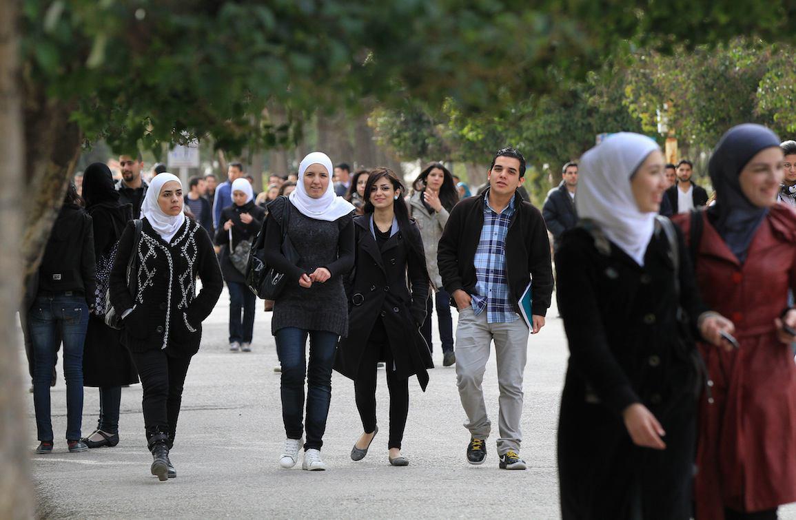 تجنيد خريجي الجامعات