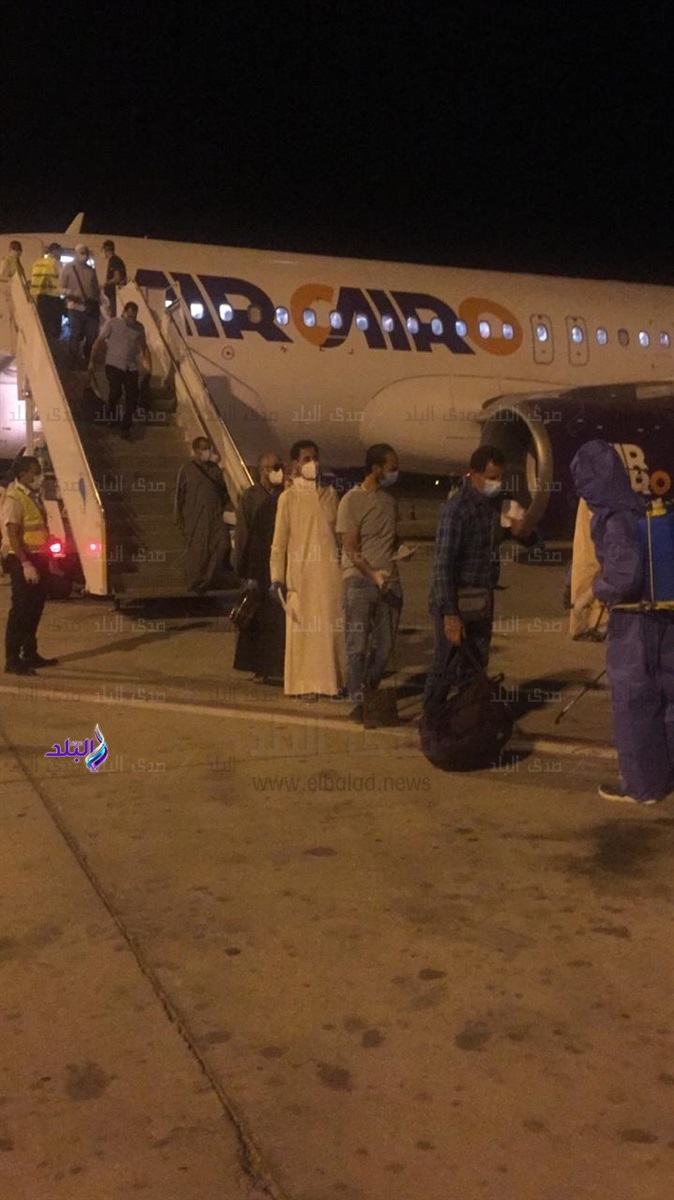 مطار مرسى علم يستقبل رحلة تقل 165 مصريا عائدا من الكويت