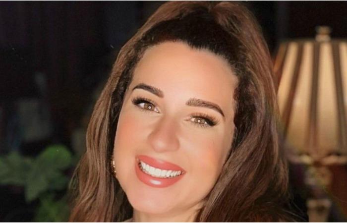 اسما شريف منير 