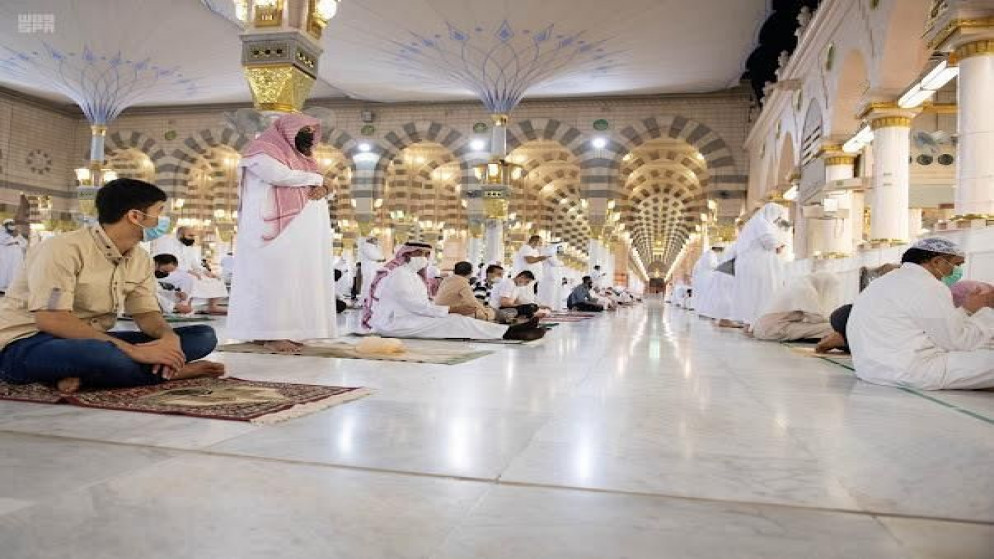 اعادة فتح المساجد في السعودية وسط اجراءات احترازية مشددة اعادة فتح المساجد في السعودية وسط اجراءات احترازية مشددة