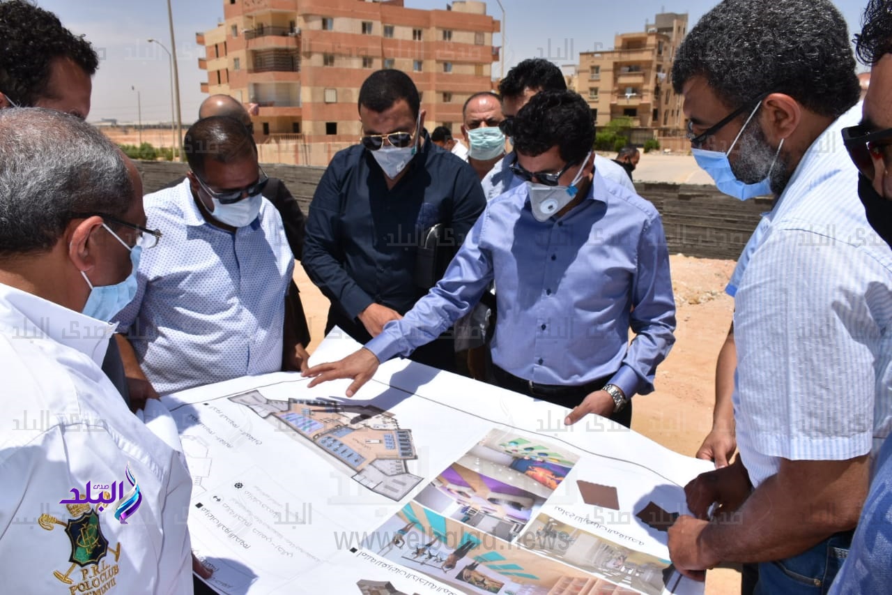 جانب من جولة وزير الشباب والرياضة بأكتوبر