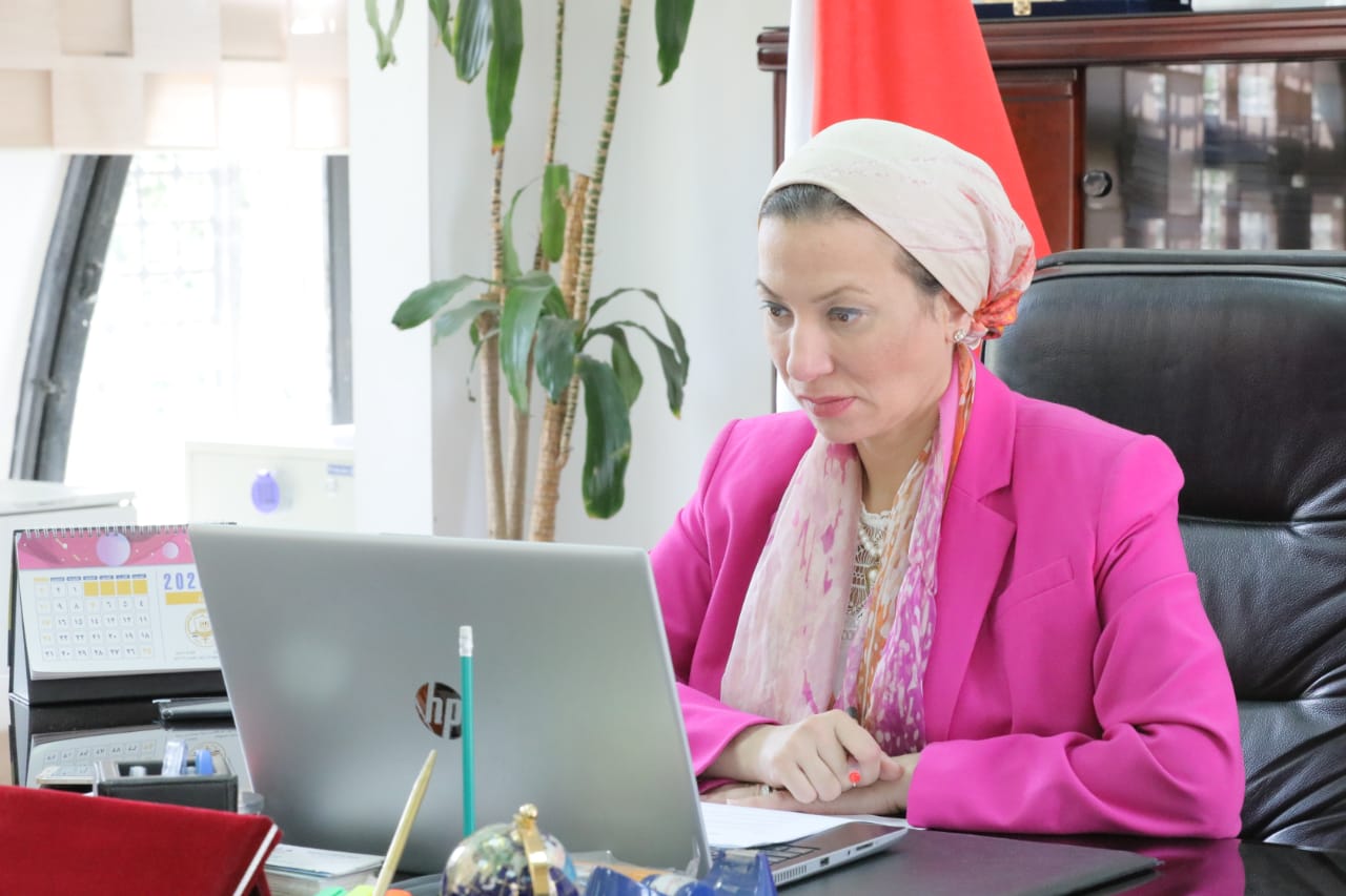 وزيرة البيئة