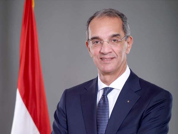 الدكتور عمرو طلعت وزير الاتصالات