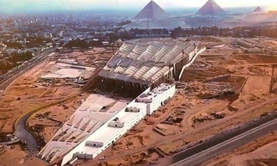 المتحف المصري الكبير والاهرامات