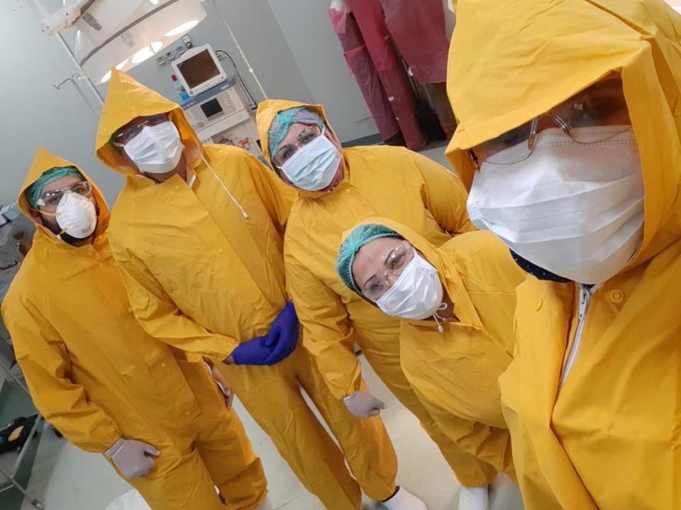 الأطقم الطبية بمستشفيات العزل  