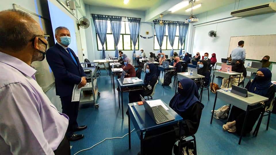 عقد اختبارات القبول للدراسة بالأزهر الكترونيا 