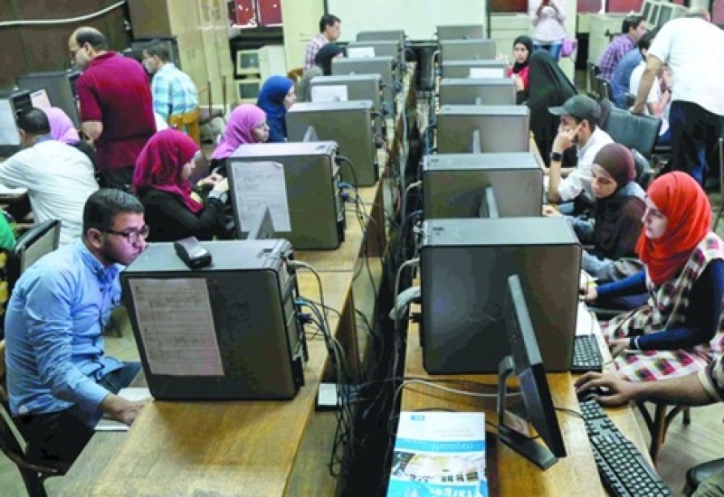  طلاب الدبلومة الأمريكية