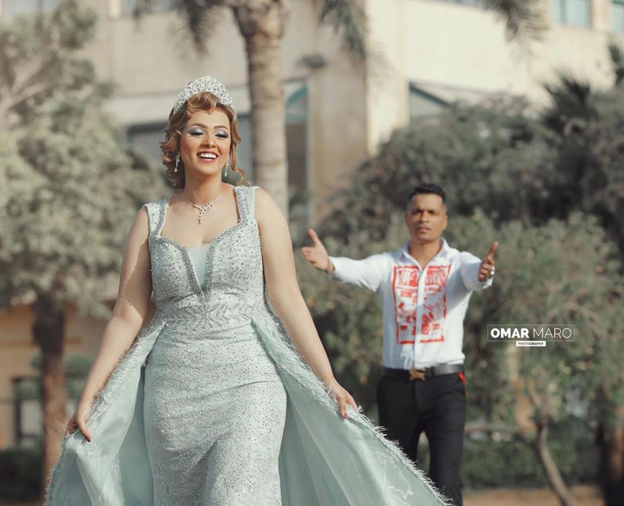 حسن شاكوش وخطيبته 