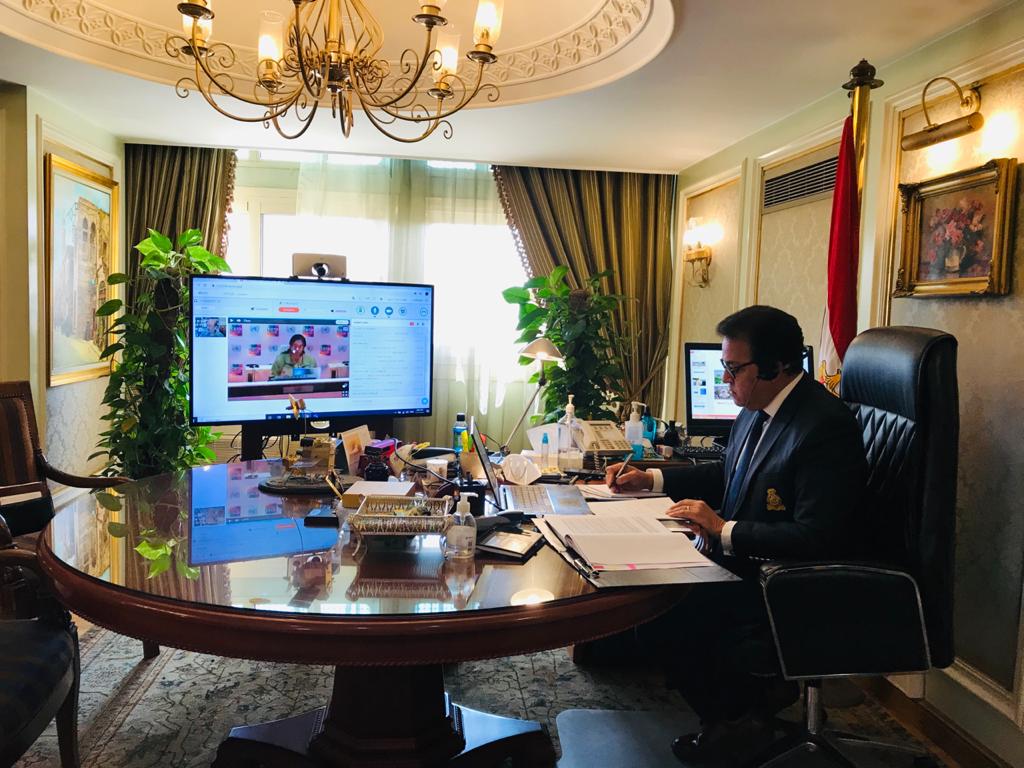 من جانب الاجتماع 