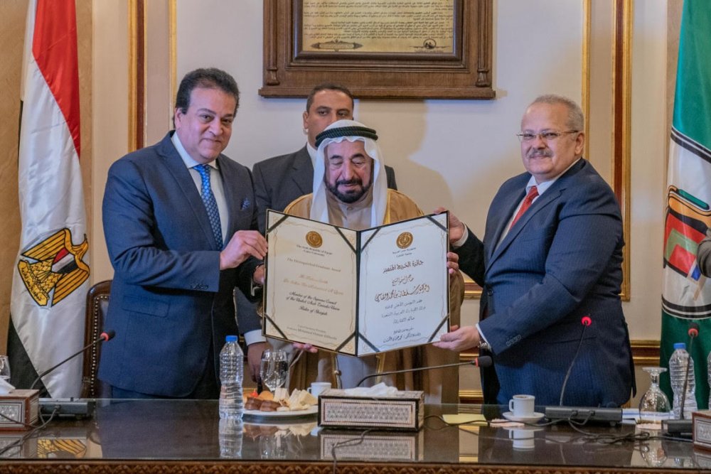 وزير التعليم العالي ورئيس جامعة القاهرة وحاكم الشارقة 